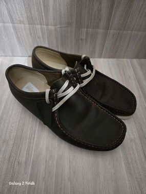 Clarks Oringinal Men's Dark Brown Leather Boat Shoes with White Laces